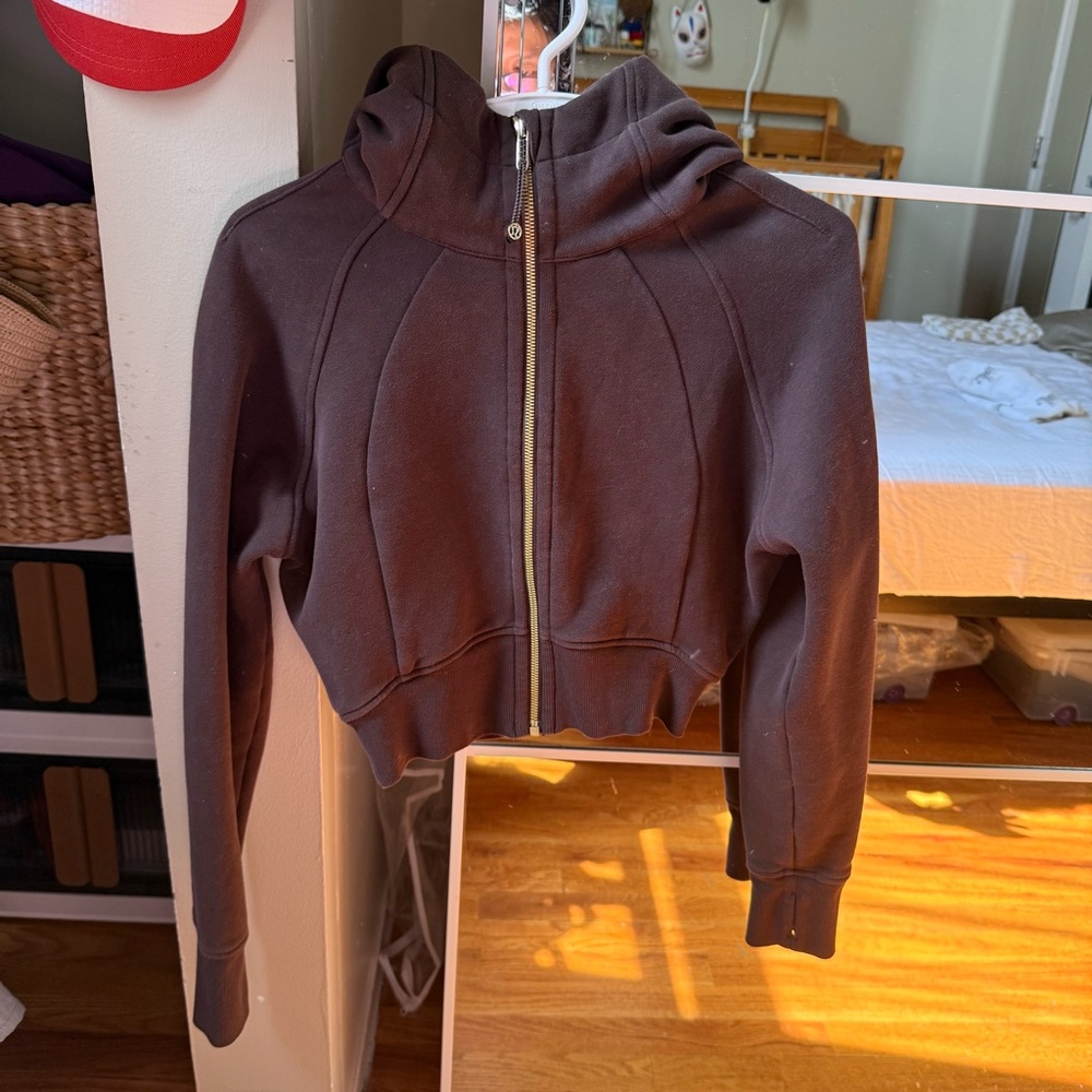 Lululemon Chocolate Scuba cropped zip Jacket